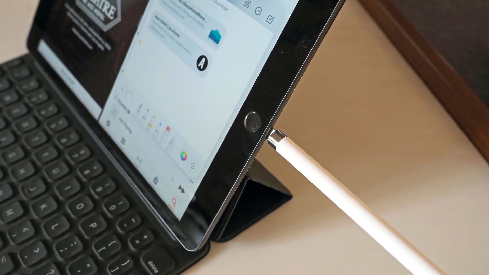 Ein physischer Home-Button mit Touch-ID ist die Sicherheitsvorkehrung für Apple-Funktionen.