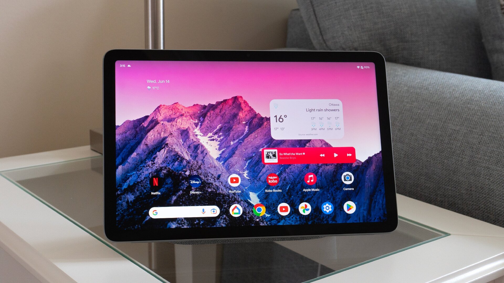 Android 13 fühlt sich auf dem 10,95-Zoll-Bildschirm des Pixel-Tablets geräumiger an, kann jedoch schnell eng werden, wenn zwei Apps nebeneinander verwendet werden .