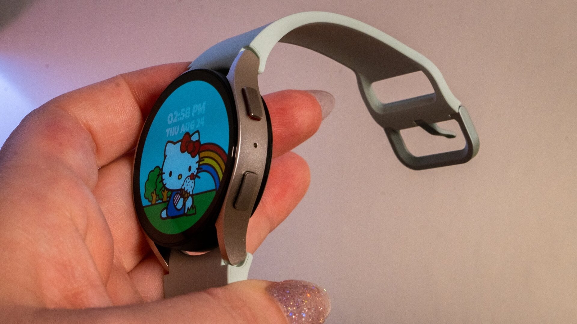 Die Seite der Galaxy Watch 6 hat dieselben zwei Tasten wie die der Galaxy Watch 4/5.