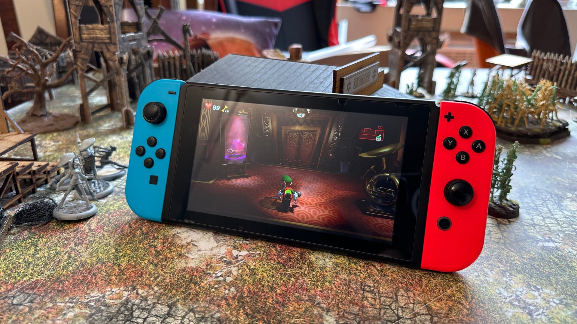Die nächste Nintendo Switch könnte einen deutlich größeren Bildschirm haben, Gerüchten  zufolge könnte es jedoch immer noch LCD statt OLED sein.