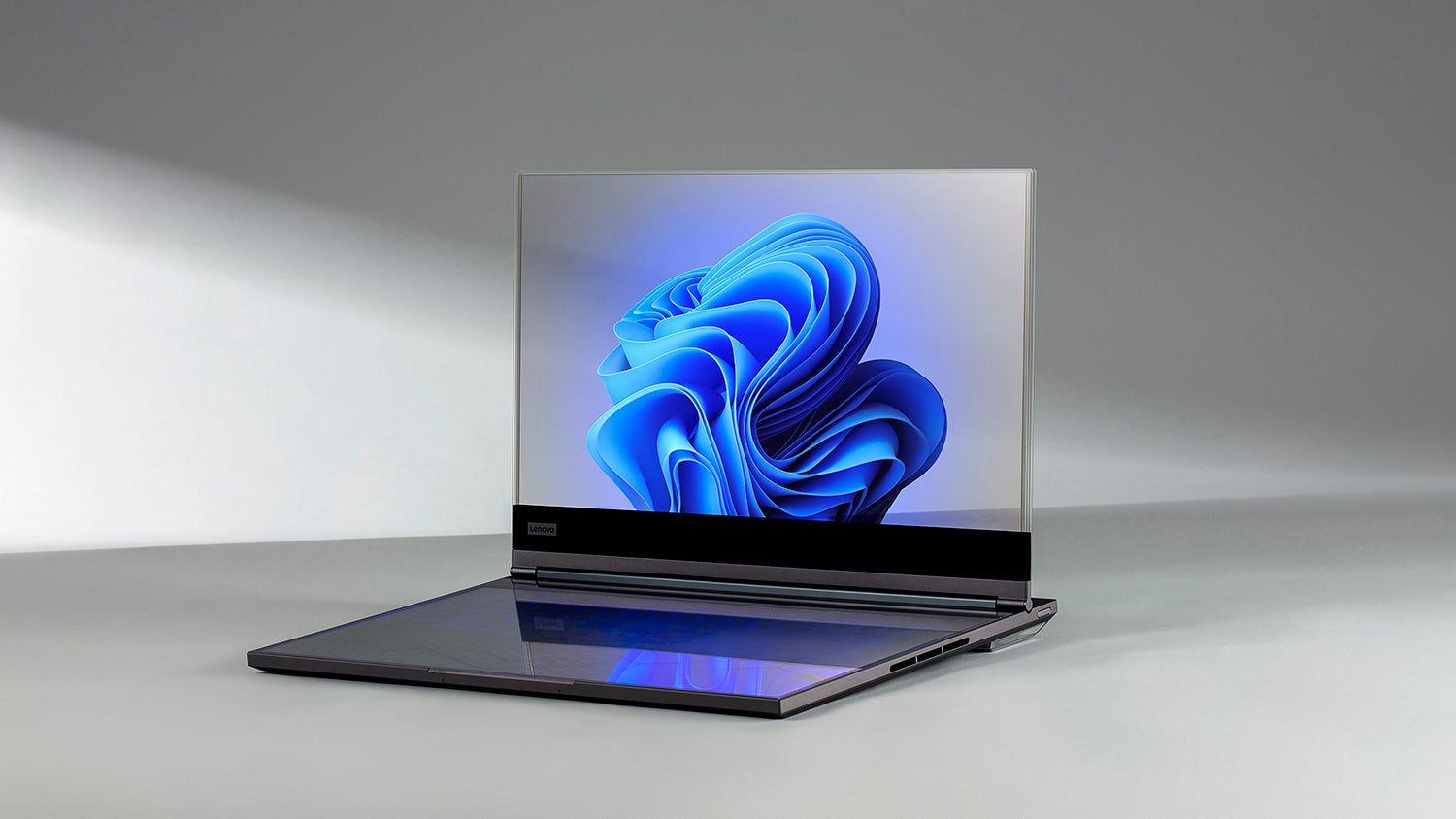 Ein Werbebild des transparenten ThinkBook von Lenovo.