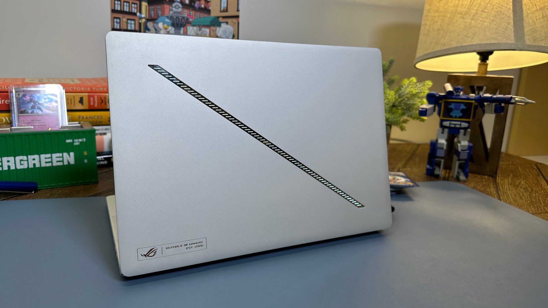 Photo: Kyle Barr / Gizmodo