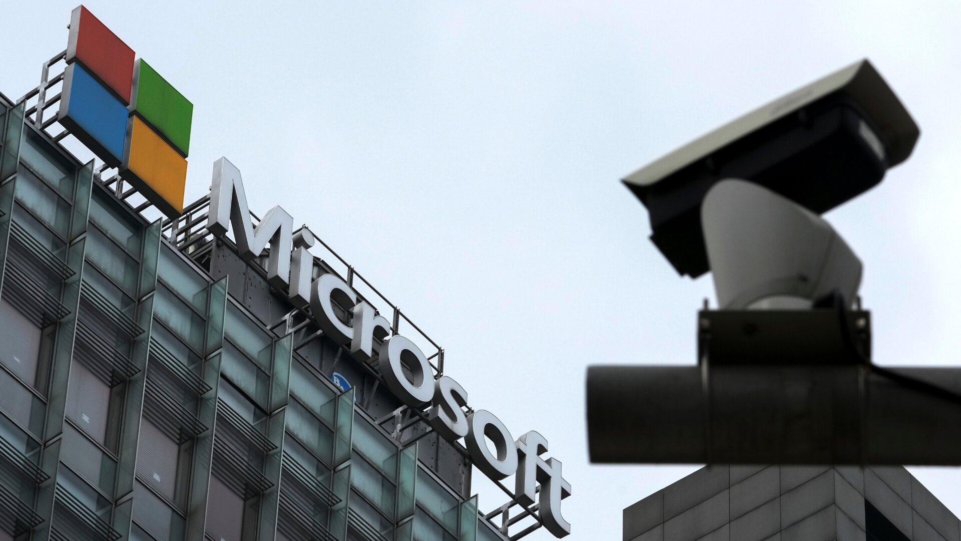 Aktenfoto einer Überwachungskamera in der Nähe des Microsoft-Bürogebäudes in Peking, China, am 20. Juli 2021.
