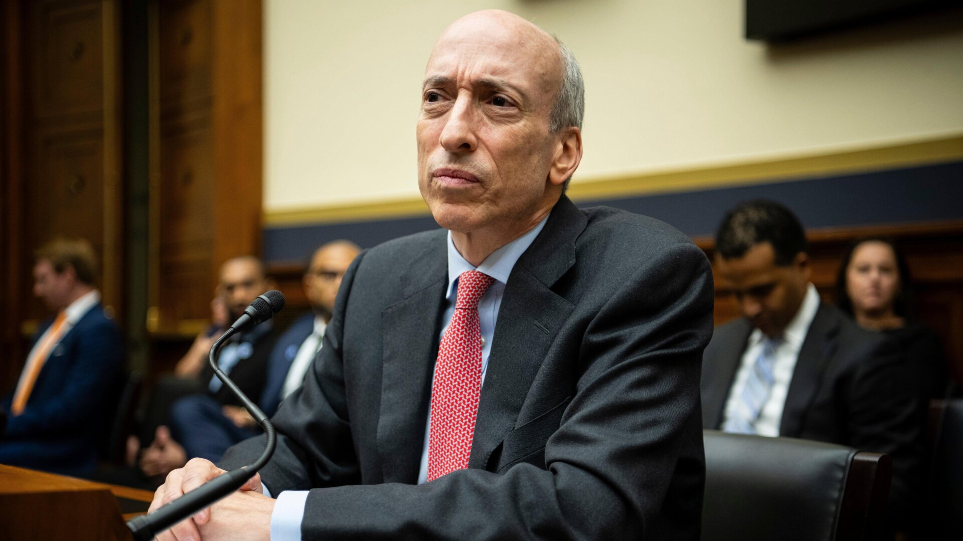 SEC-Vorsitzender Gary Gensler sagt während einer Anhörung des Finanzdienstleistungsausschusses des US-Repräsentantenhauses im US-Kapitol in Washington, D.C. im September aus 27. 2023.