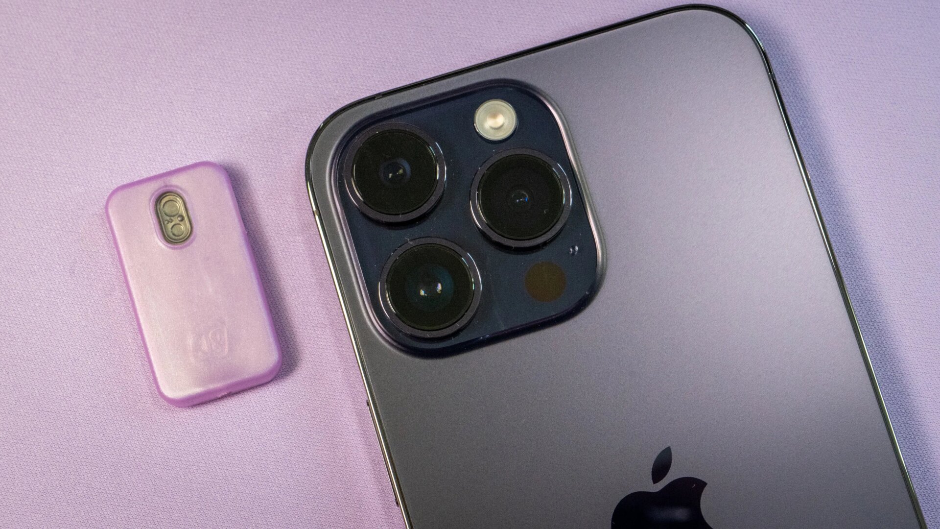 Das iPhone 14 Pro Max ist das letzte Modell, das einen violetten Farbton ankündigt