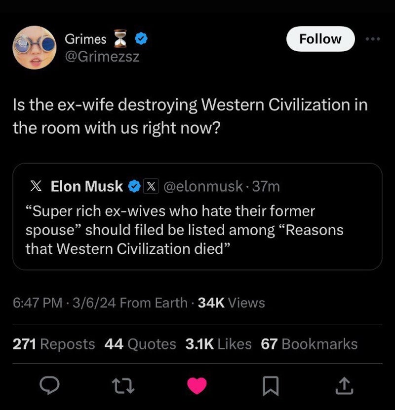 Der gefälschte Tweet von Grimes (oben) über einem sehr echten Tweet von Elon Musk.