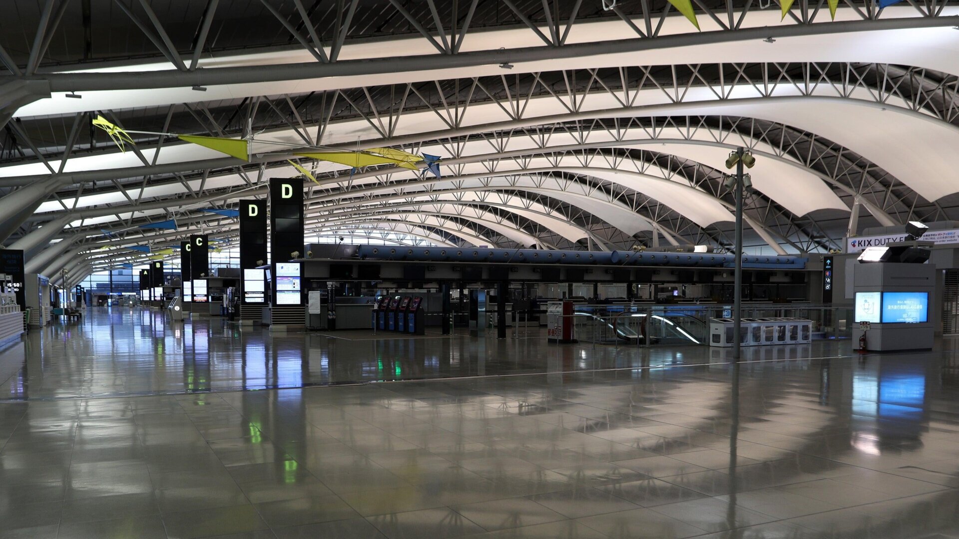 Eine Abflughalle am Kansai International Airport