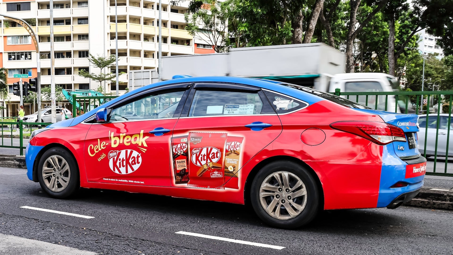 Das Anbringen von Werbung an Ihrem Auto hört sich vielleicht nach einfachem Geld an, aber am Ende wird es Sie oft kosten.