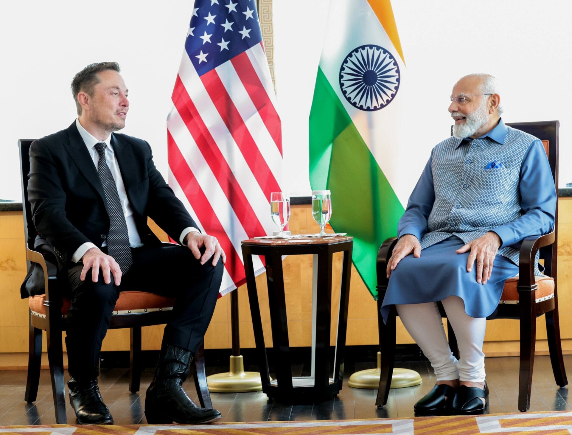 Der indische Premierminister Narendra Modi (rechts) trifft sich am 20. Juni 2023 in New York, USA, mit Elon Musk (links).