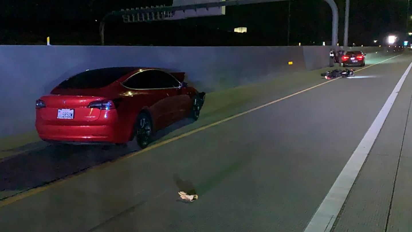 Ein Unfall mit einem Tesla und einem Motorrad am 24. Juli 2022 in der Nähe von Draper, Utah.