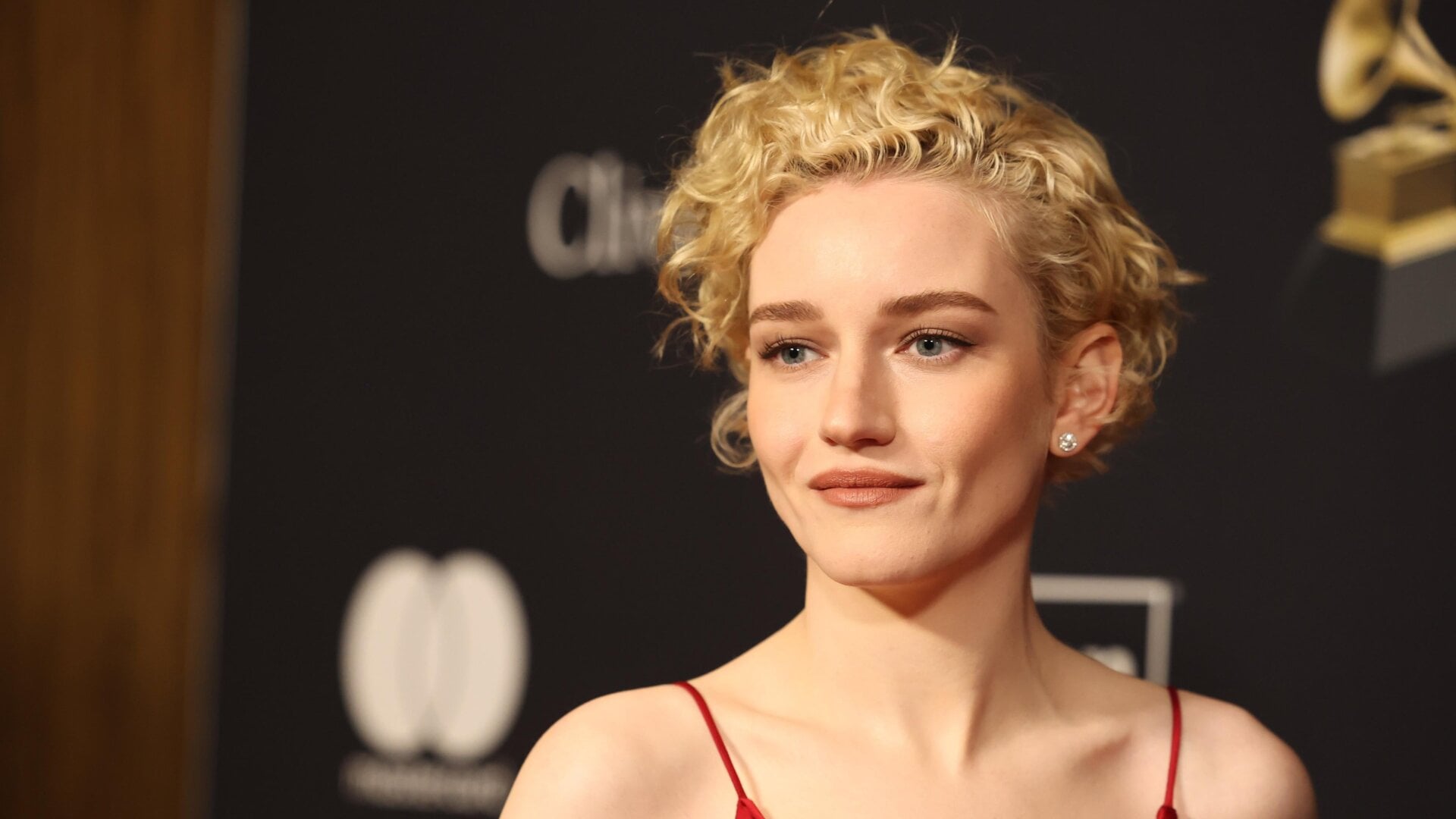 Julia Garner bei einer Grammy-Verleihung am 3. Februar 2024 in Beverly Hills, Kalifornien.