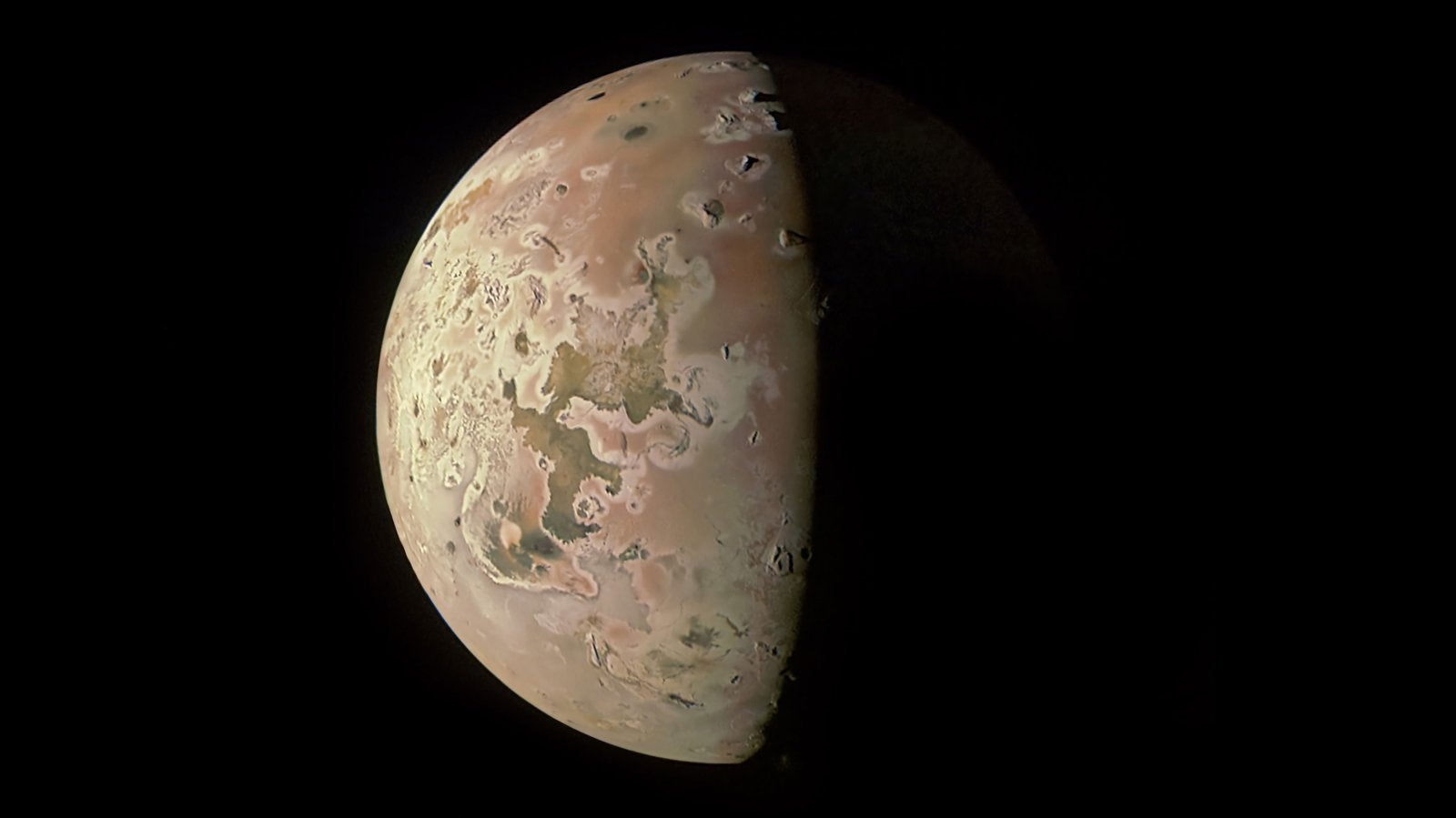Die nördliche Polarregion von Io, gesehen am 15. Oktober 2023.