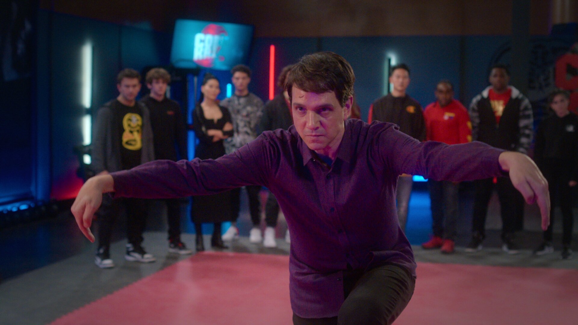 Ralph Macchio bringt Daniel nach dem kleinen Bildschirm zurück auf die große Leinwand.