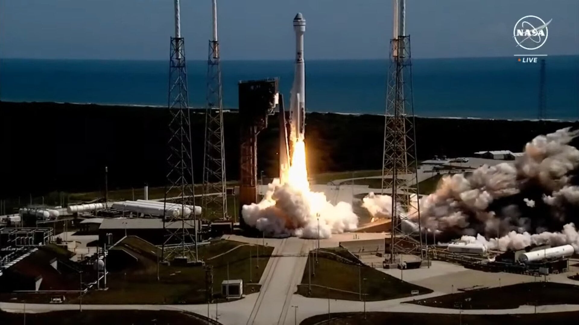 ULAs Atlas-V-Rakete mit Boeings Starliner an der Spitze auf der Startrampe in Florida.