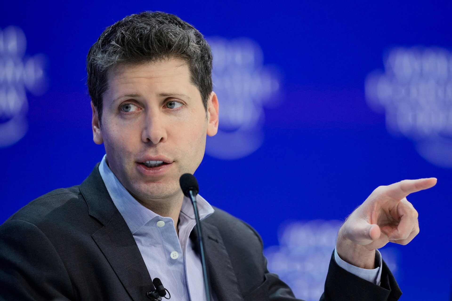 OpenAI-CEO Sam Altman nimmt an der Podiumsdiskussion „Technologie in einer turbulenten Welt“ während der Jahrestagung des Weltwirtschaftsforums in Davos, Schweiz, am Donnerstag, 18. Januar 2024, teil.