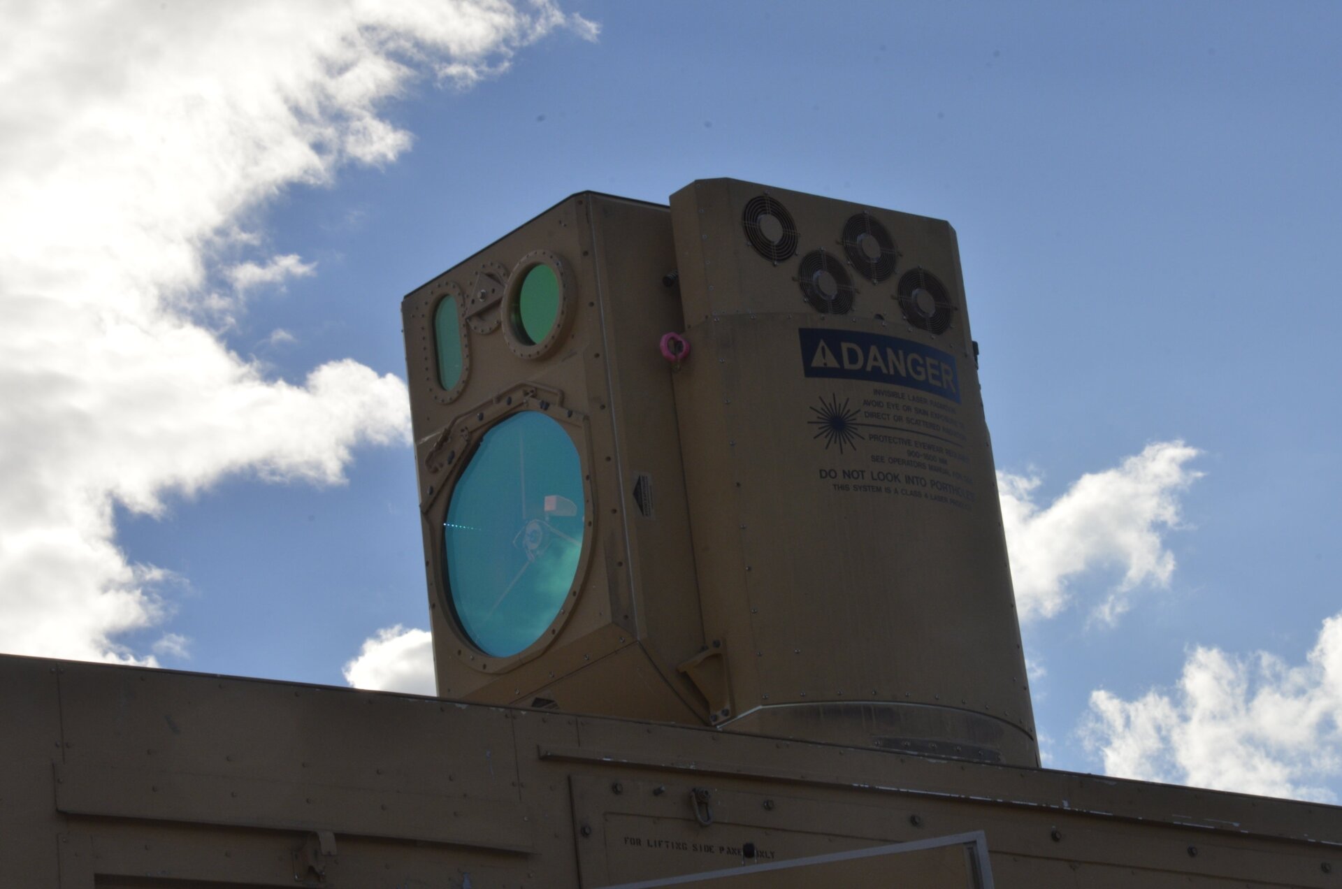Der Strahlleiter des HEL-MD-Lasersystems auf der White Sands Missile Range, New Mexico, während Tests im Jahr 2014. 