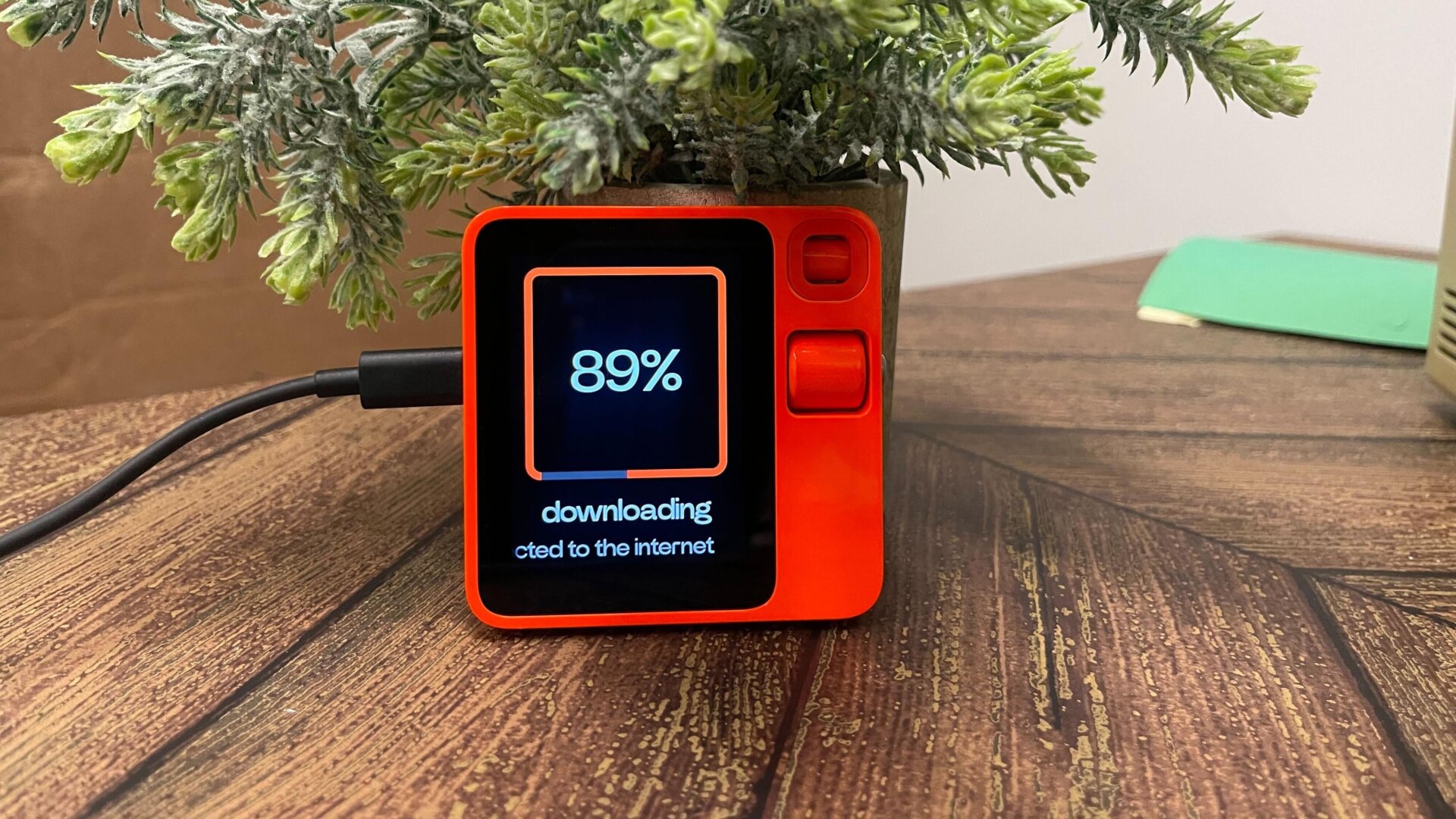 Rabbit hat bereits einen Patch veröffentlicht, der die Batterieprobleme beheben sollte. Die größere Frage beim Rabbit R1 ist jedoch, ob Rabbit genauso funktionieren würde, wenn es nur eine App wäre.