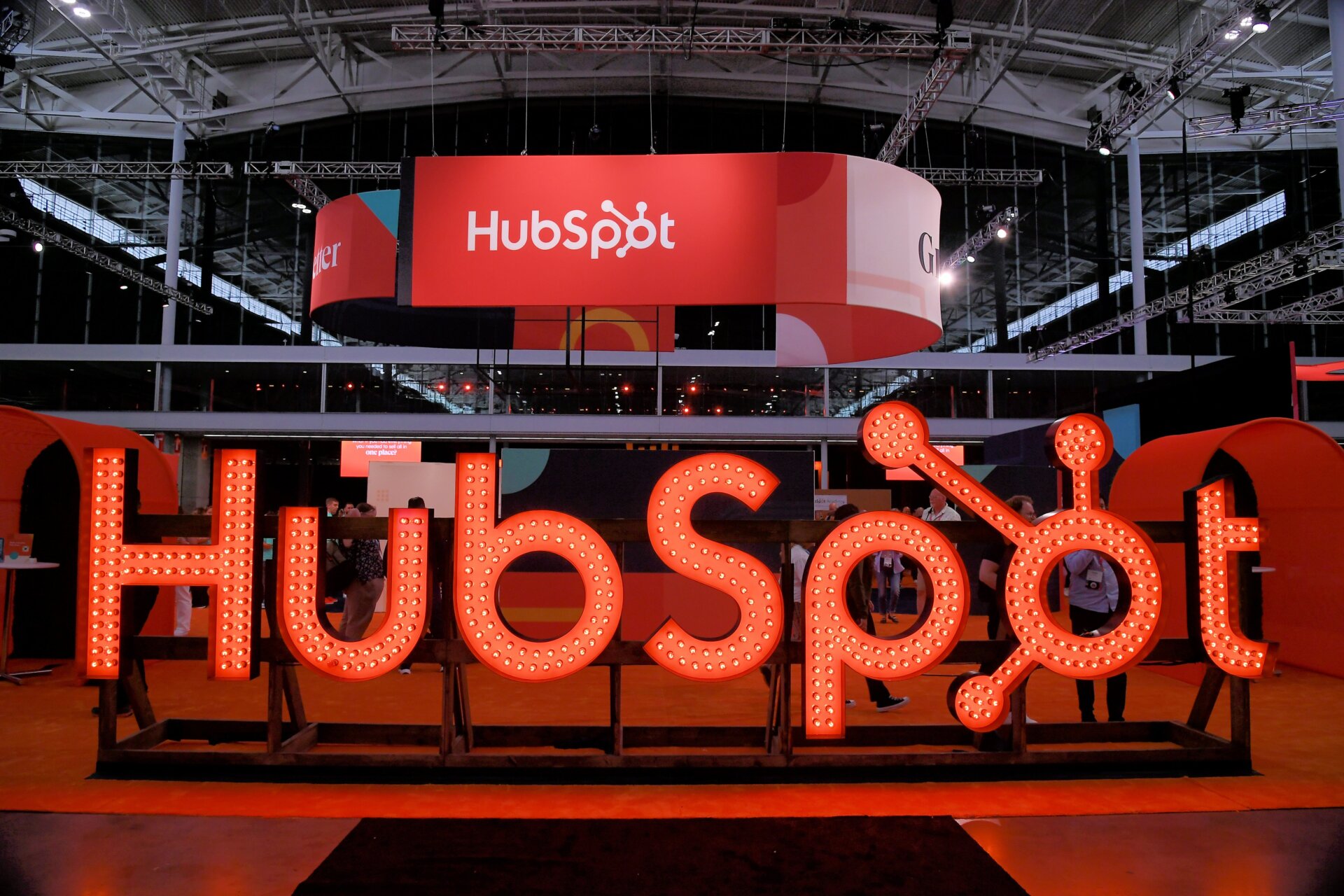 Das HubSpot-Logo ist am 6. September 2023 im Boston Convention and Exhibition Center zu sehen.