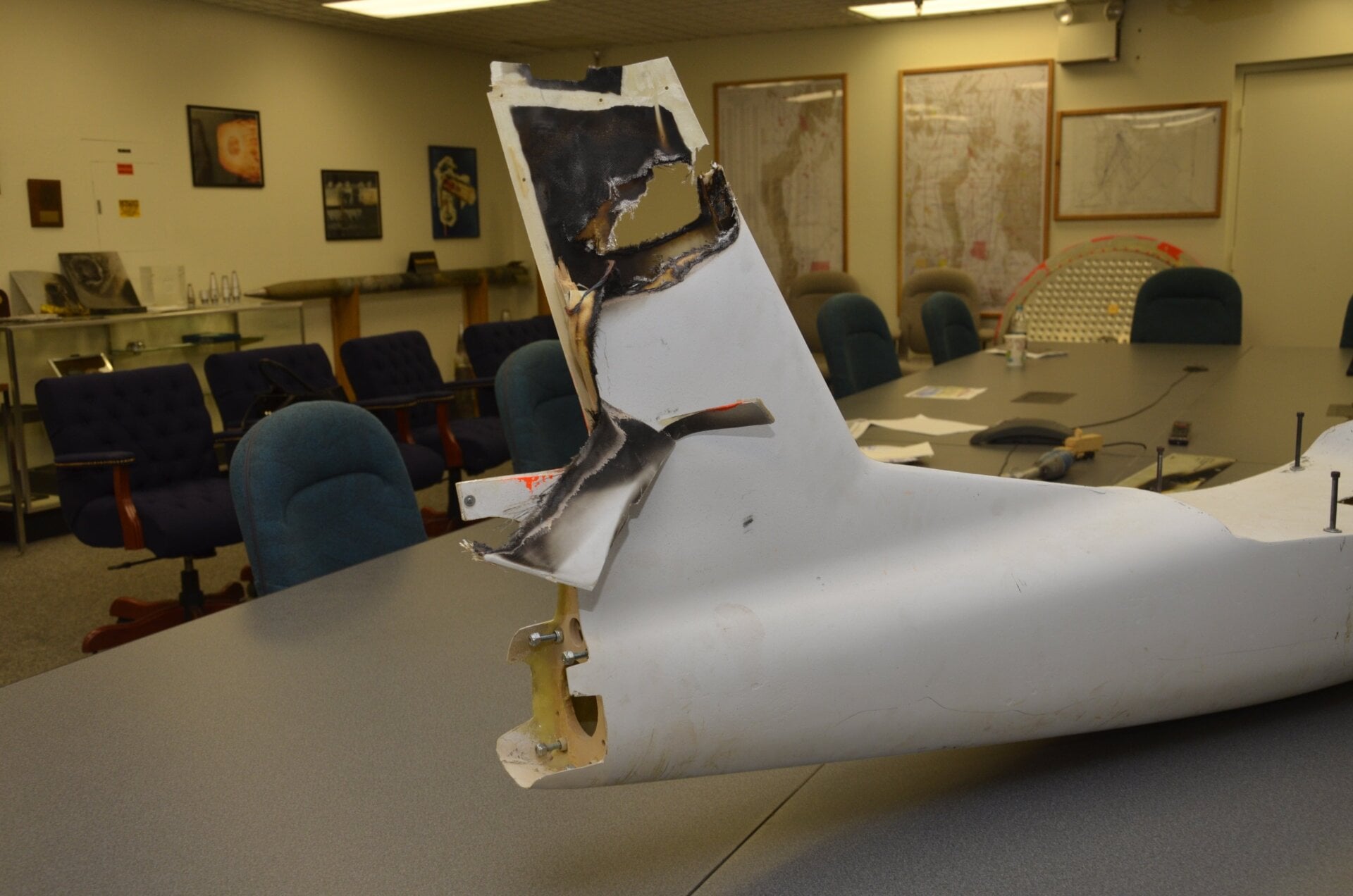 Archivfoto, das eine Zieldrohne zeigt, die bei Tests auf der White Sands Missile Range in New Mexico im Jahr 2014 durch einen HEL-MD-Laser beschädigt wurde.
