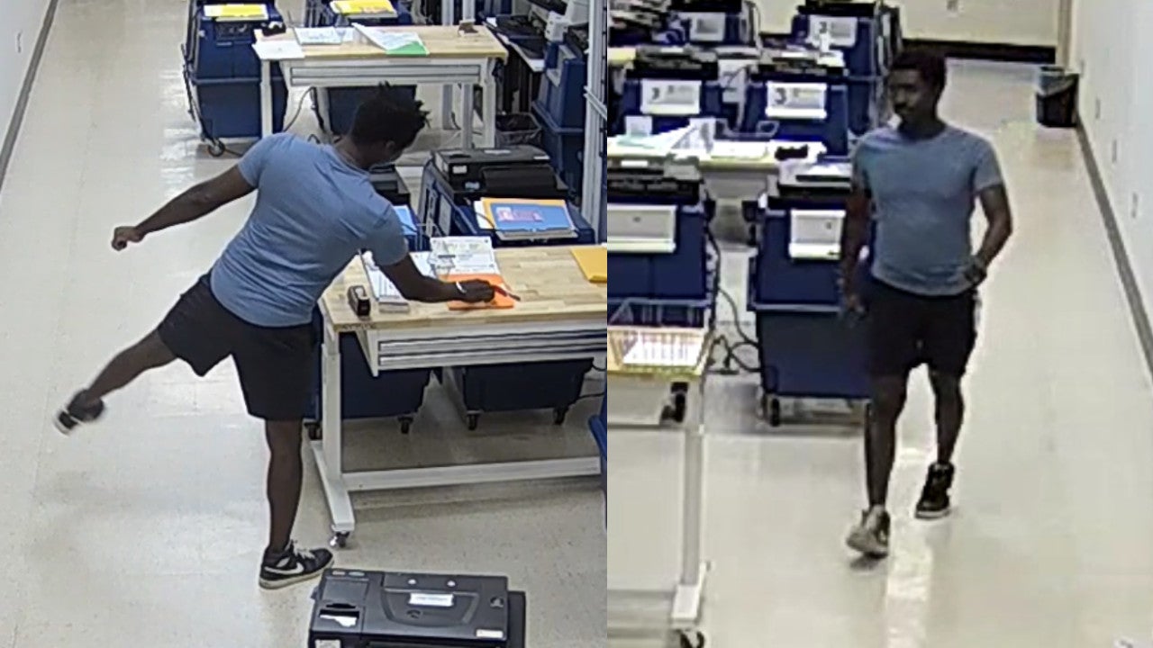 Screenshot von Aufnahmen einer Überwachungskamera des Sheriff-Büros des Maricopa County und offenbar zeigt Ringfield bei der Annahme von Schlüsseln zur Entriegelung von Wahlzählmaschinen. 