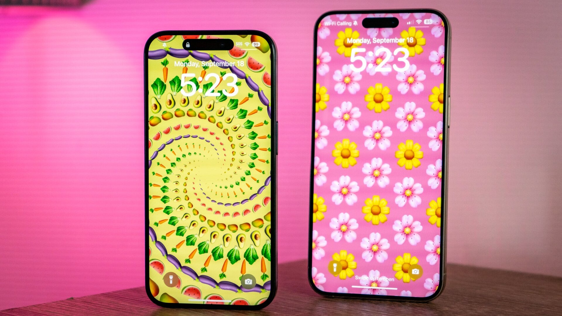 Das iPhone 15 Pro (links) und das iPhone 15 Pro Max (rechts).