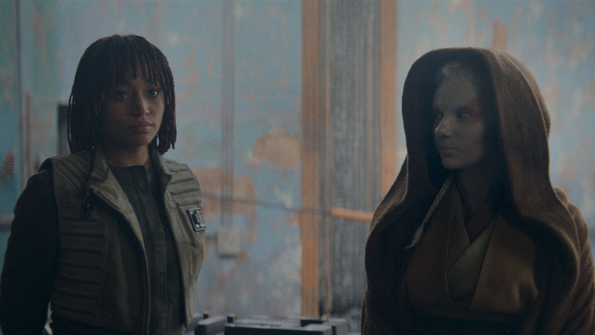 Osha (Amandla Stenberg) und Jecki (Dafne Keen) über Der Akolyth.