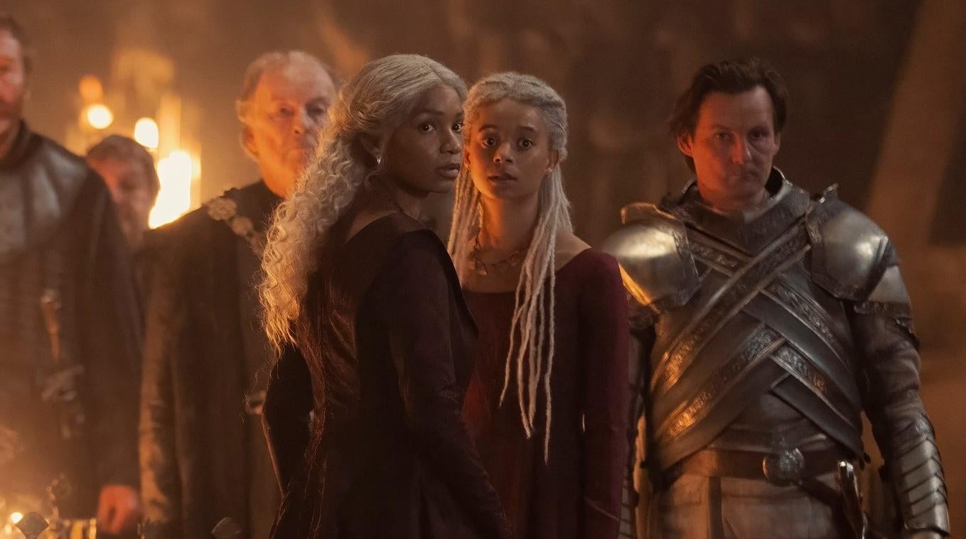 Baela Targaryen (Bethany Antonia) und ihre Schwester Rhaena (Phoebe Campbell).