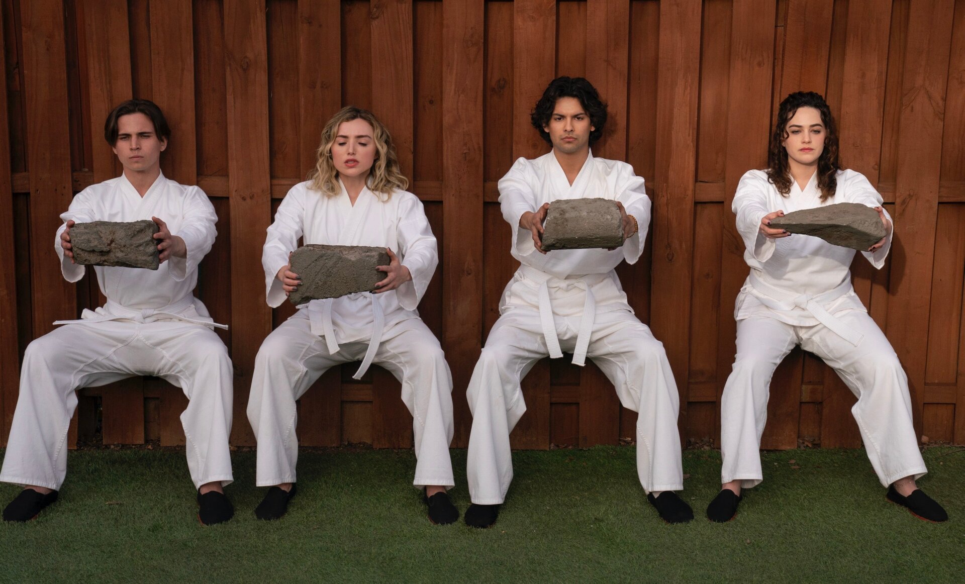 Die vier Sterne von Cobra Kai gegeneinander antreten.