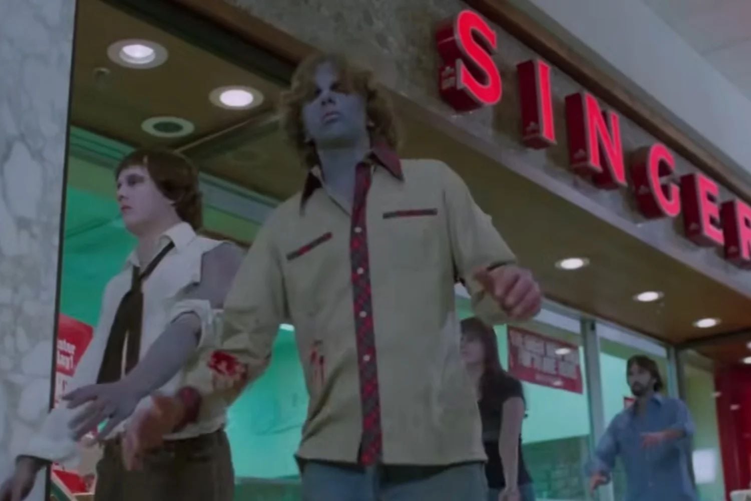 Zombies auf der Suche nach Gehirnen und Schnäppchen in Dawn of the Dead (1978).