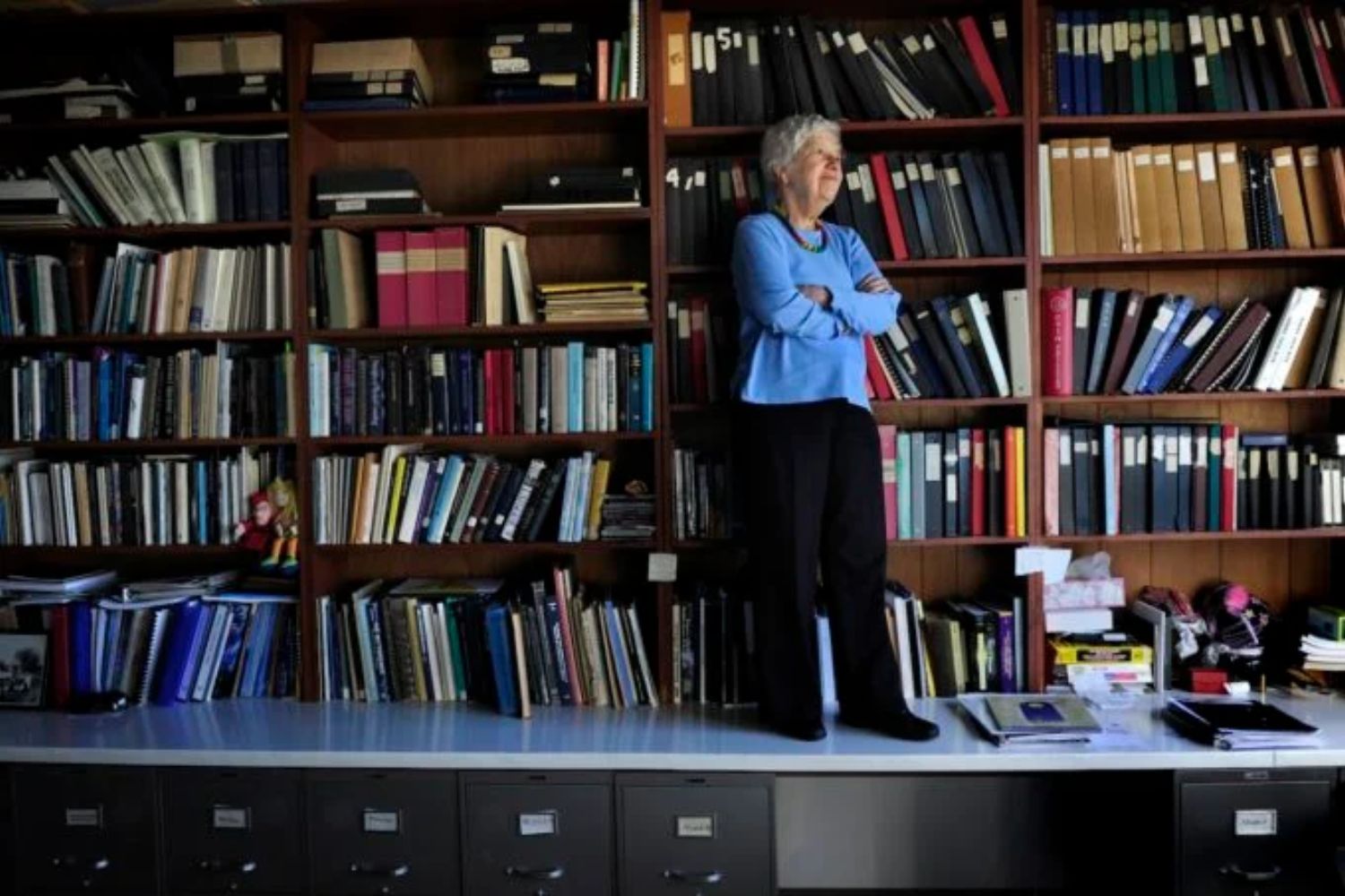 Die Astronomin Vera Rubin, fotografiert in ihrem Büro am Carnegie Institution of Washington am 14. Januar 2010.