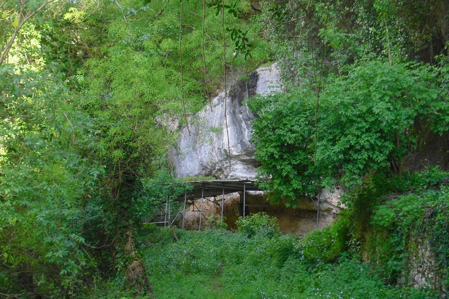 Der Lagar Velho-Unterschlupf im Lapedo-Tal.