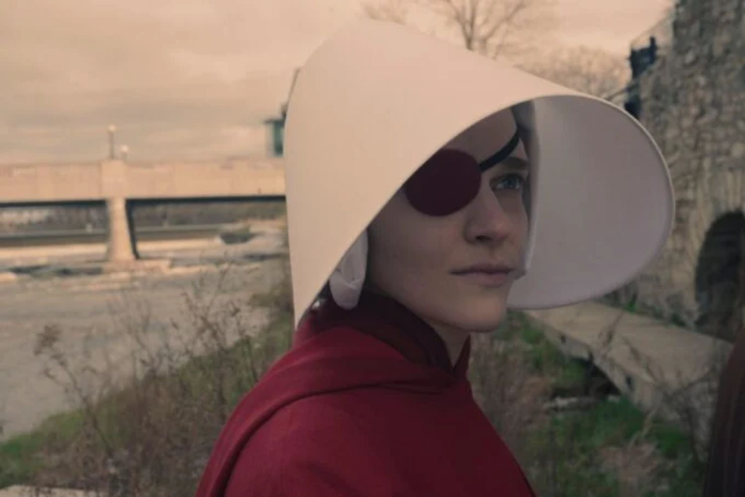 Madeline Brewer als Janine in Staffel 5 von The Handmaid’s Tale.