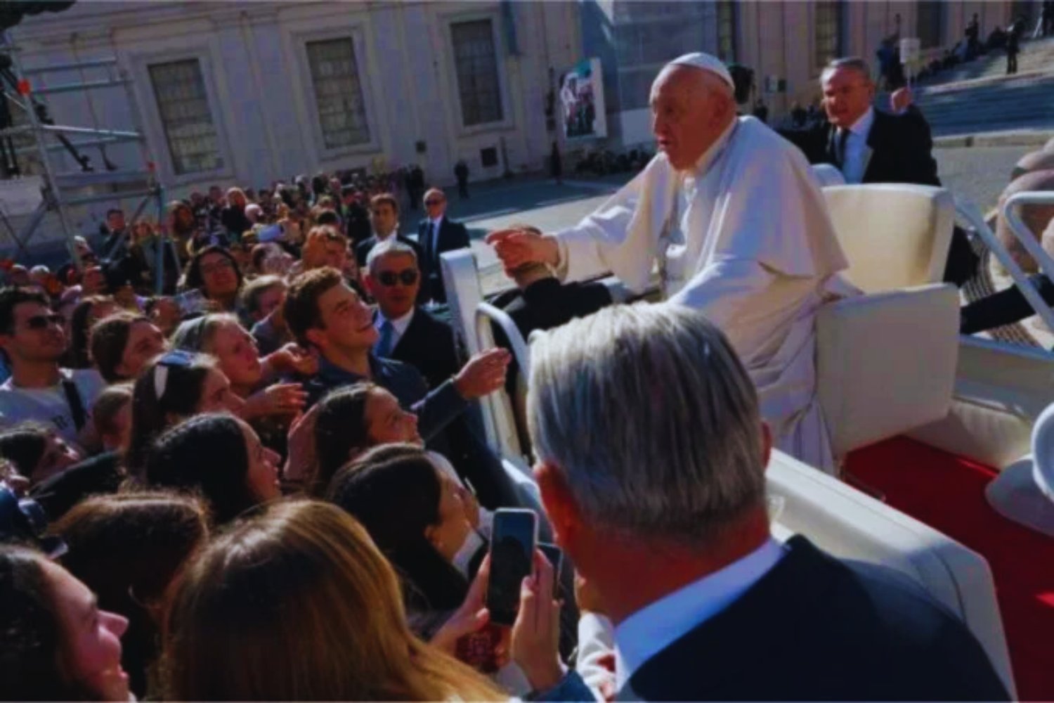 Der letzte wunsch des papstes sorgt für aufsehen: Was wirklich in seinem testament steht