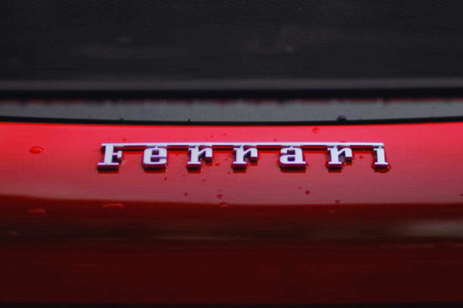 Ferrari revoluciona su V12: pistones ovalados abren una nueva era para los motores de combustión