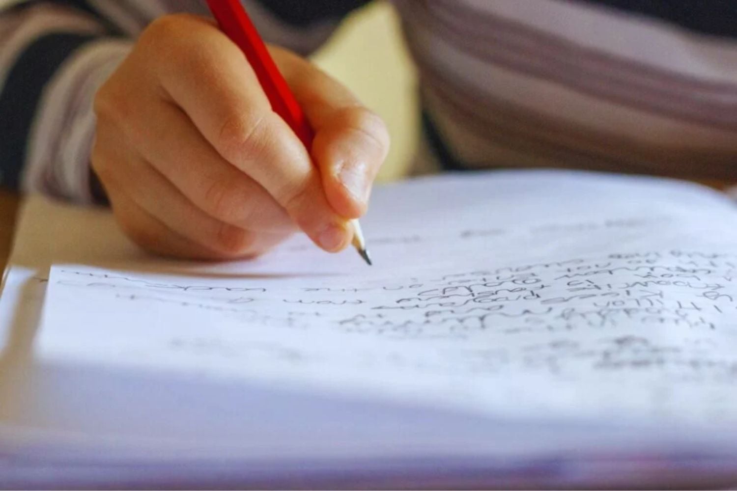 Warum handschriftliches Schreiben auch im digitalen Zeitalter essenziell für Gedächtnis und Geist bleibt