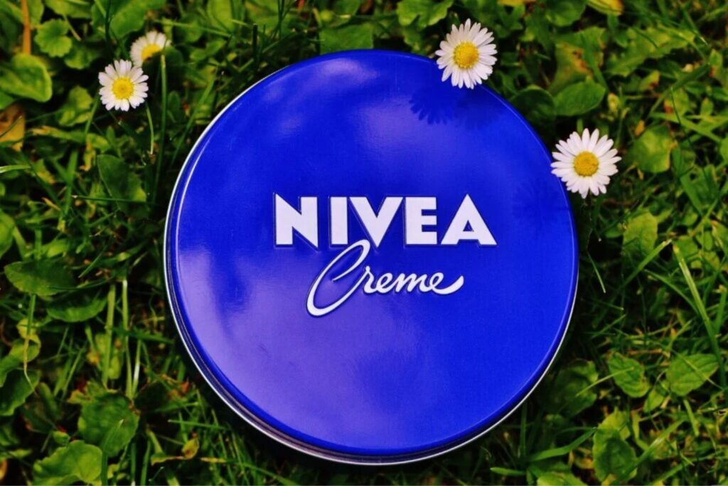 Was Dermatologen über die berühmte blaue Nivea-Dose enthüllten