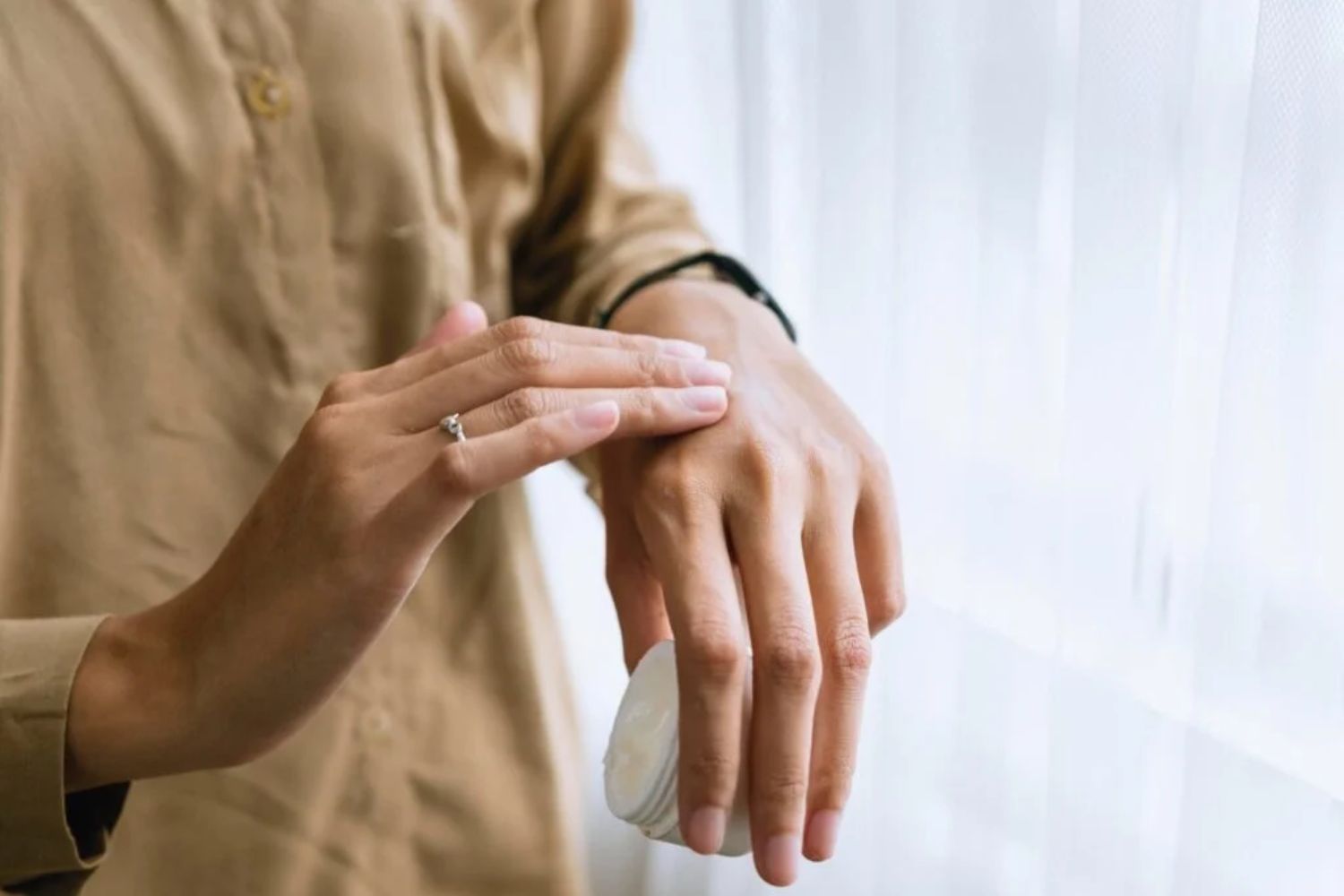 Was Dermatologen über die berühmte blaue Nivea-Dose enthüllten