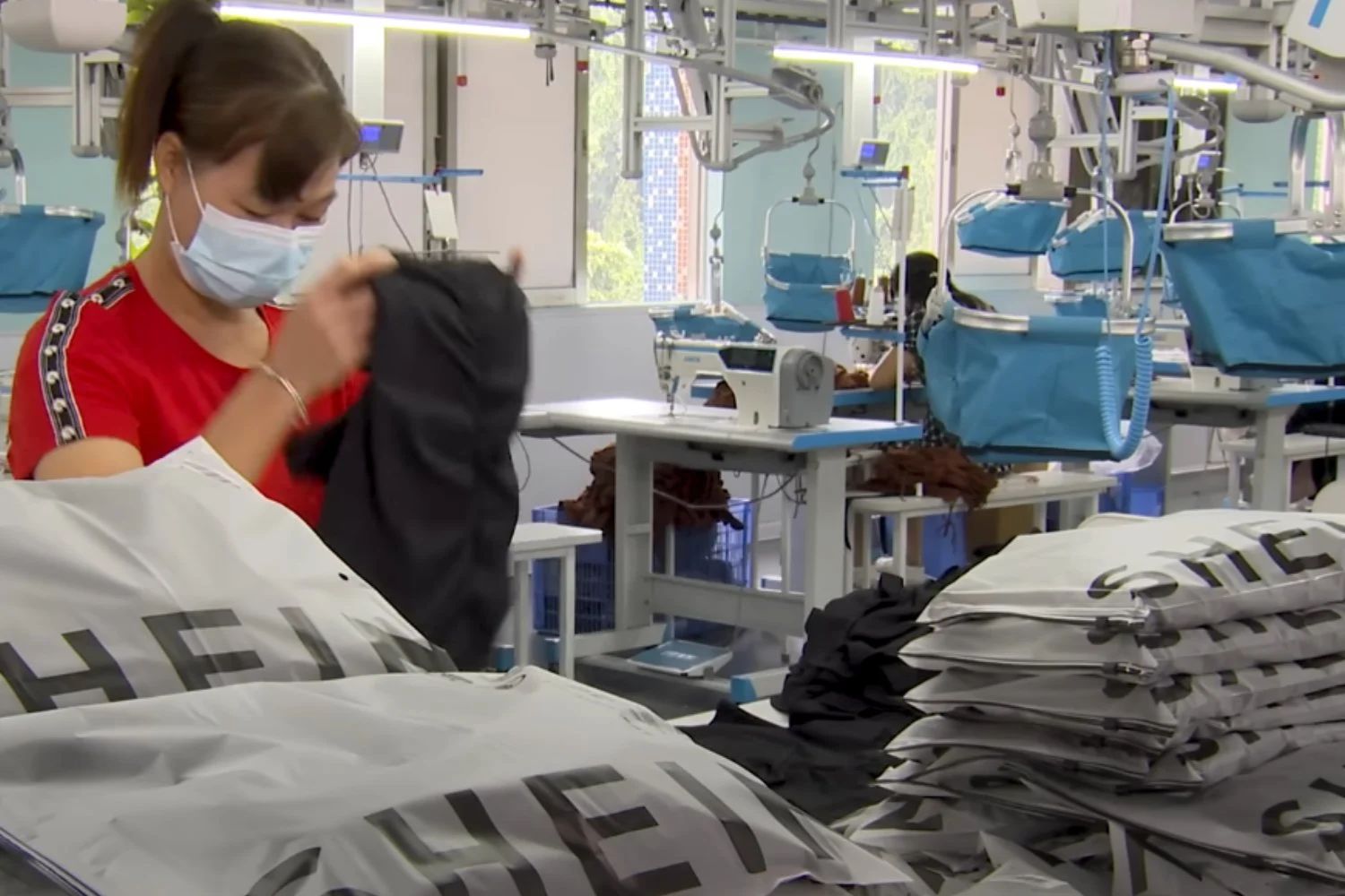 Zwei chinesische Giganten in der Krise: Stillgelegte Fabriken und tausende von Arbeitnehmern entlassen durch den Handelskrieg zwischen China und den USA