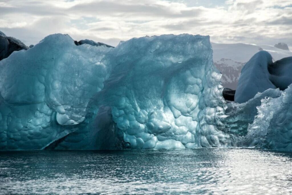 Ein Eisgigant ist gefangen – und was gerade geschieht, könnte mehr verändern als nur die Landschaft