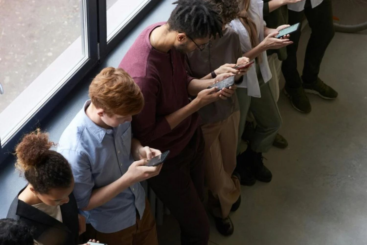 Wenn soziale Netzwerke bestimmen: Die verborgene Seite der digitalen Welt der Jugendlichen