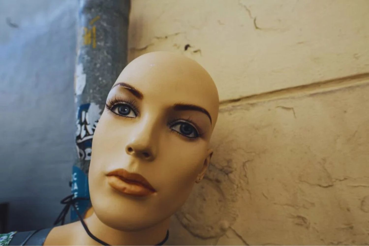 Wer ist wirklich gefährdet? Wie Künstliche Intelligenz die Arbeitswelt von Frauen verändern könnte