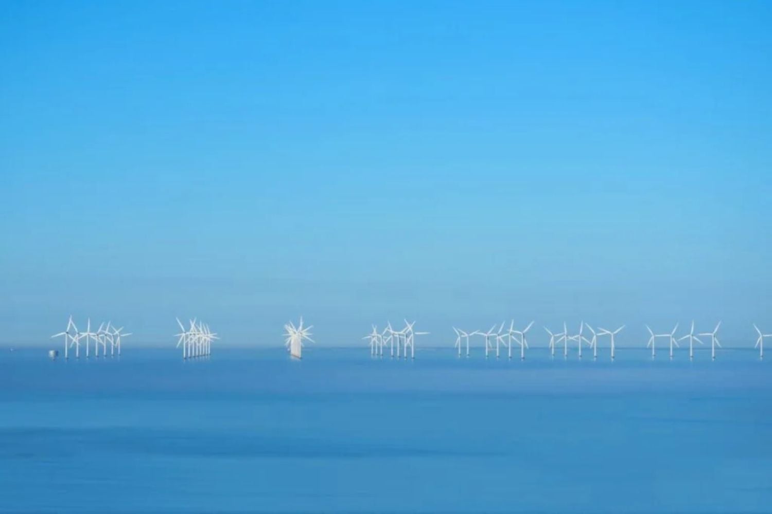 Das unsichtbare Problem des „Winddiebstahls“: Wie ein Naturphänomen weltweit Spannungen in der erneuerbaren Energie auslöst