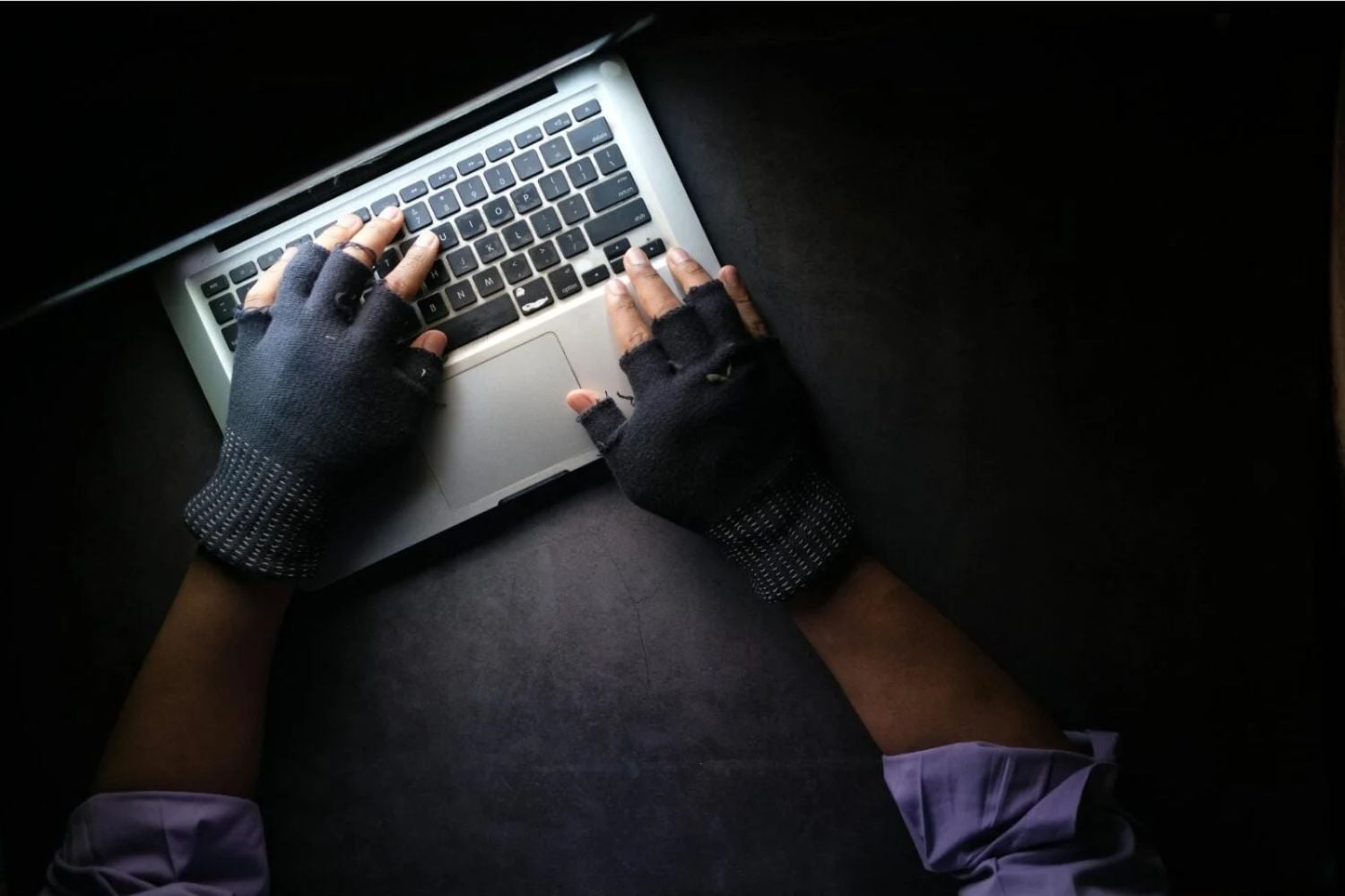 Warum deine Daten in die falschen Hände geraten: Die 5 Fehler, die die Tür zum digitalen Betrug öffnen