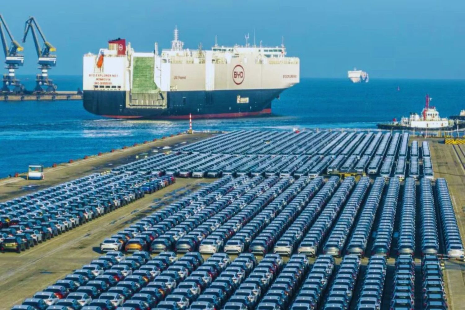 China setzt seinen Giganten in See: Das E-Auto-Schiff, das die Weltmärkte neu ordnet