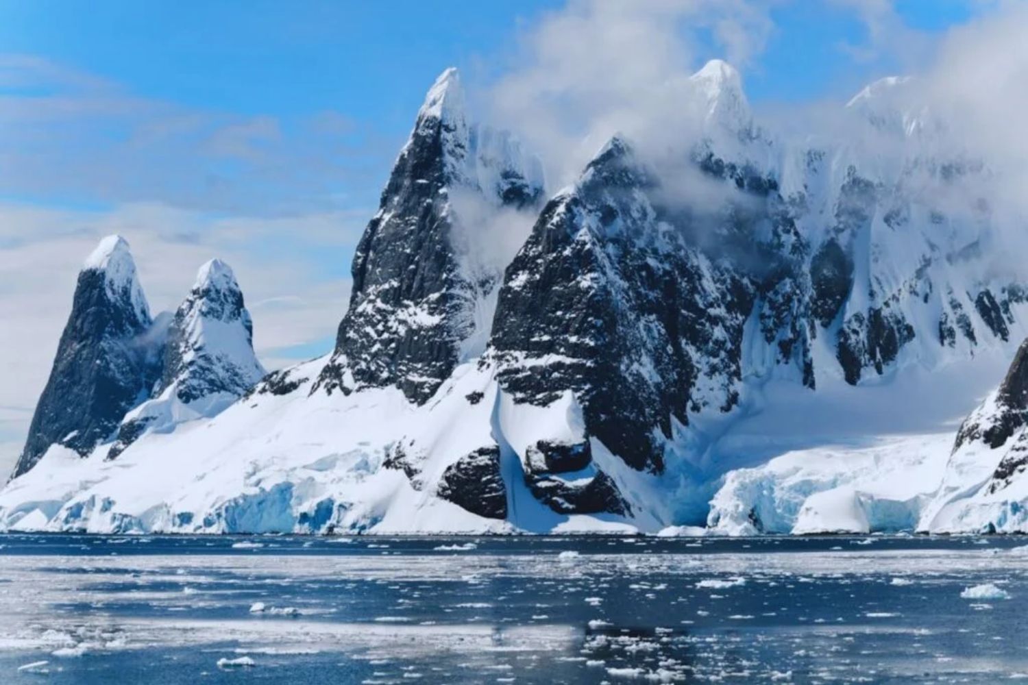 Verborgene Welt unter dem Eis der Antarktis entdeckt – und sie könnte das Schicksal des Planeten verändern