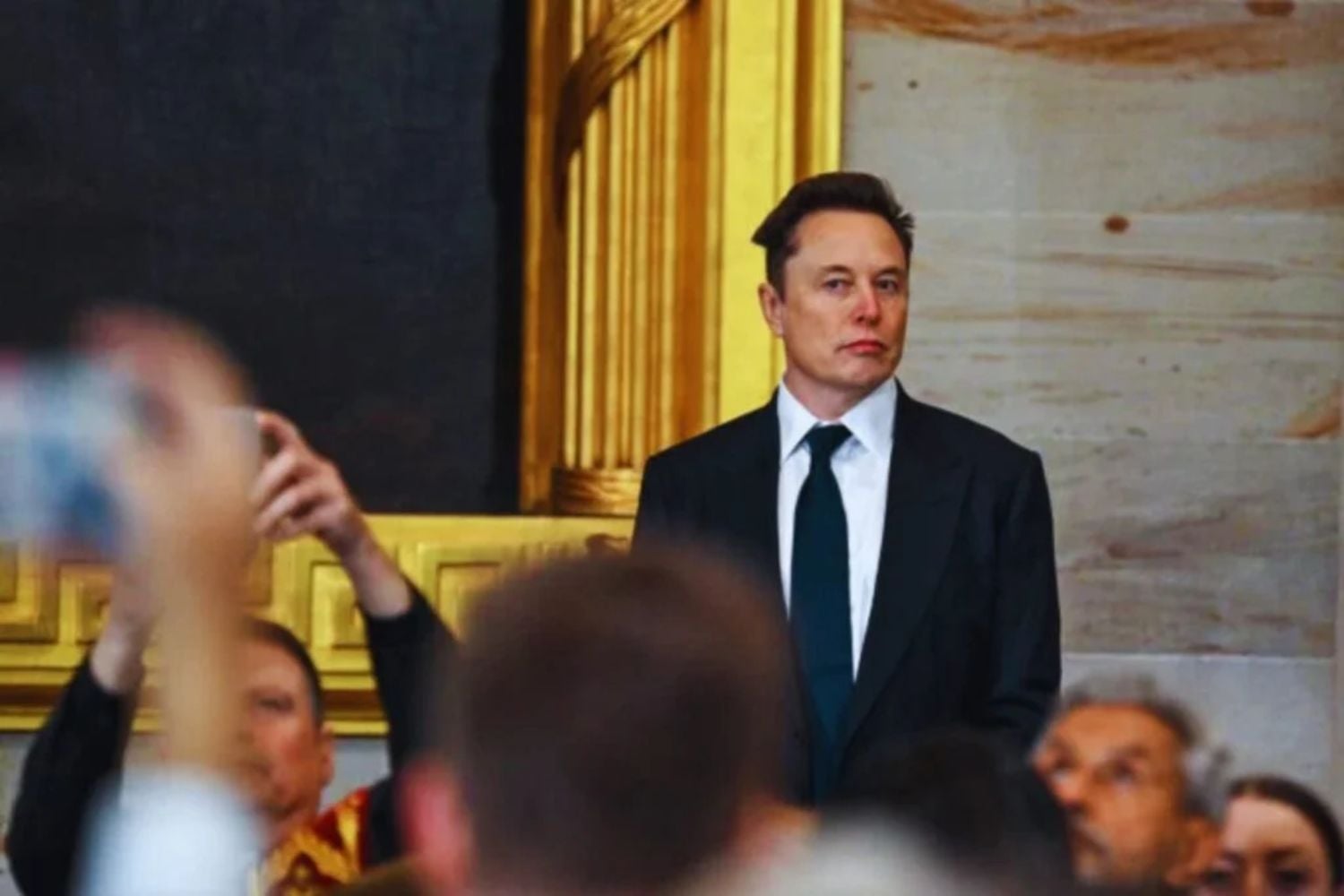 Elon Musk ordnet die Sperrung von Hunderten Tausend Kreditkarten an: Wenn du eine dieser Bedingungen erfüllst, könntest du auf der Liste stehen