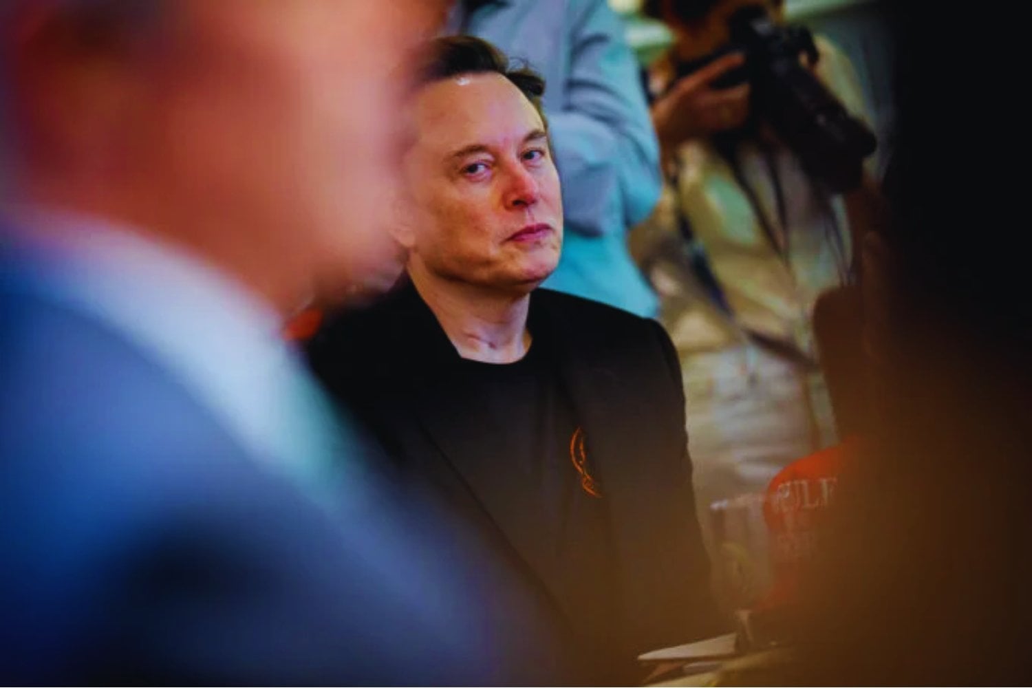 Elon Musk überrascht bei Trump-Auftritt mit düsterer Prophezeiung – und noch düsterer Botschaft
